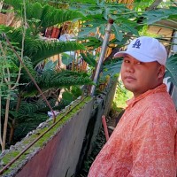 Kenneth franz Mantos