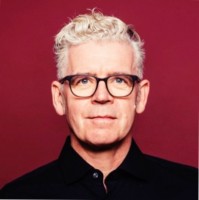 Dr. Alexander Schulz-Gibbins