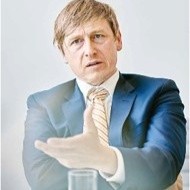 Stefan M.