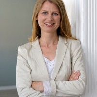 Mandy R.