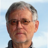 Dr.  Wolfgang Strübing