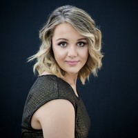 Lyndsay Carlson, Mba