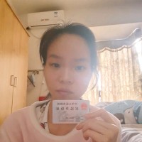 覃佳佳