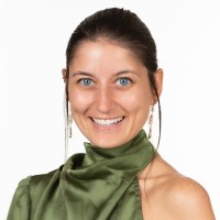 Mikaela Toth, Mps