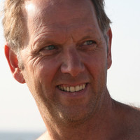 Hans V Veen