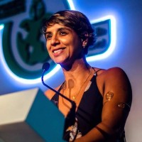 Andréia Naves