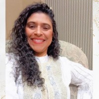 Dr. Andreia Lisboa Johnson