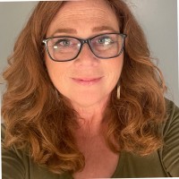 Lora Currier