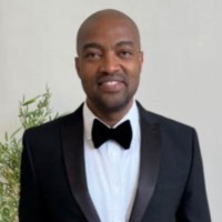 Iyke Omezi