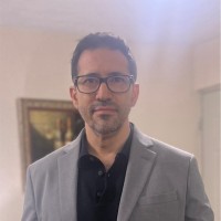 Roberto Chapa Y Lazo