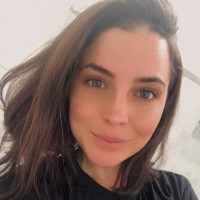 Victoria de oliveira Woodburn