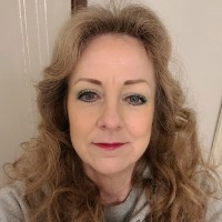 Lucinda Hollandsworth