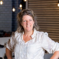 Jeanine van der Velden