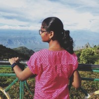 Aarthi Sri