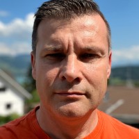 Lubos Csoglei
