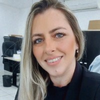 Débora Caperuto Rossato