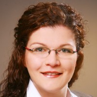 Dr. Nicole Raquet
