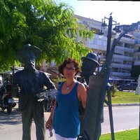 Lola Bello
