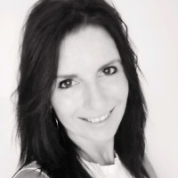 Jo Lowndes