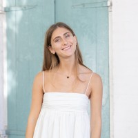 Ellie Angstreich