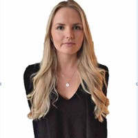 Julie Skals