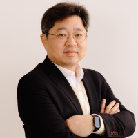 Justin J Cho