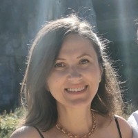 Veronika Avezum
