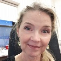 Leslie Hill Pronouns She/They