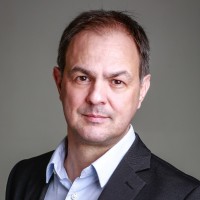 Róbert Sövegjártó