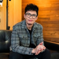 Vinh GiangVinh Giang is an Influencer