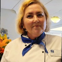 Elena Arnett