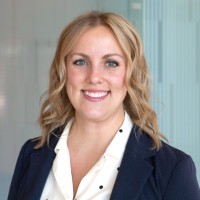Hilary Navratil, Iida