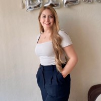 Andrea Flores