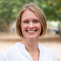 Dr Hanne Warren