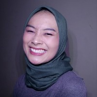 Ratna Aghnia Nurochman