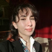 Gülçehre Hocaoğlu 市笑笑