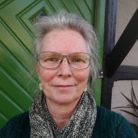 Jeanette M . Hansen