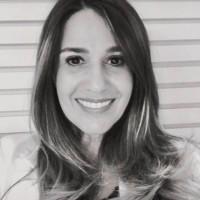 Monica de Castro N Oliveira
