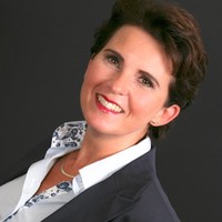 Claudia Van Zoelen