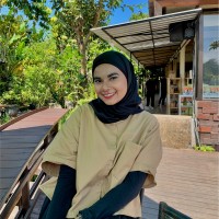 Nur Qamarina