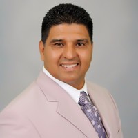Robert Tabares