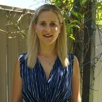 Nina Kelly