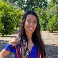 Stephanie Ayala, Rehs