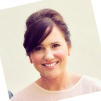 Dionne Sylvester FCIM, CMktr