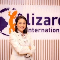 Adriana de Oliveira  financial