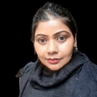 NITU SINGH Chandler and Parfumeuse (CANDLE QUEEN)