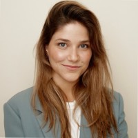 Irune L.