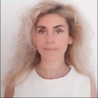 Dana Dragomirescu