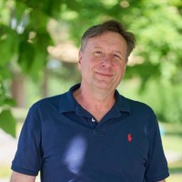 Prof. Mark H. Rümmeli FRSC, FIoP, FIMMM, Ph.D., hc D.Sc.,  CPhys, CSci
