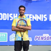 ALEX SOLANKI